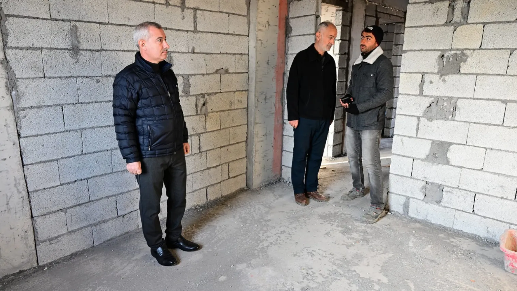 Başkan Çınar, Çayırköy Mahallesindeki Köy Evlerini İnceledi