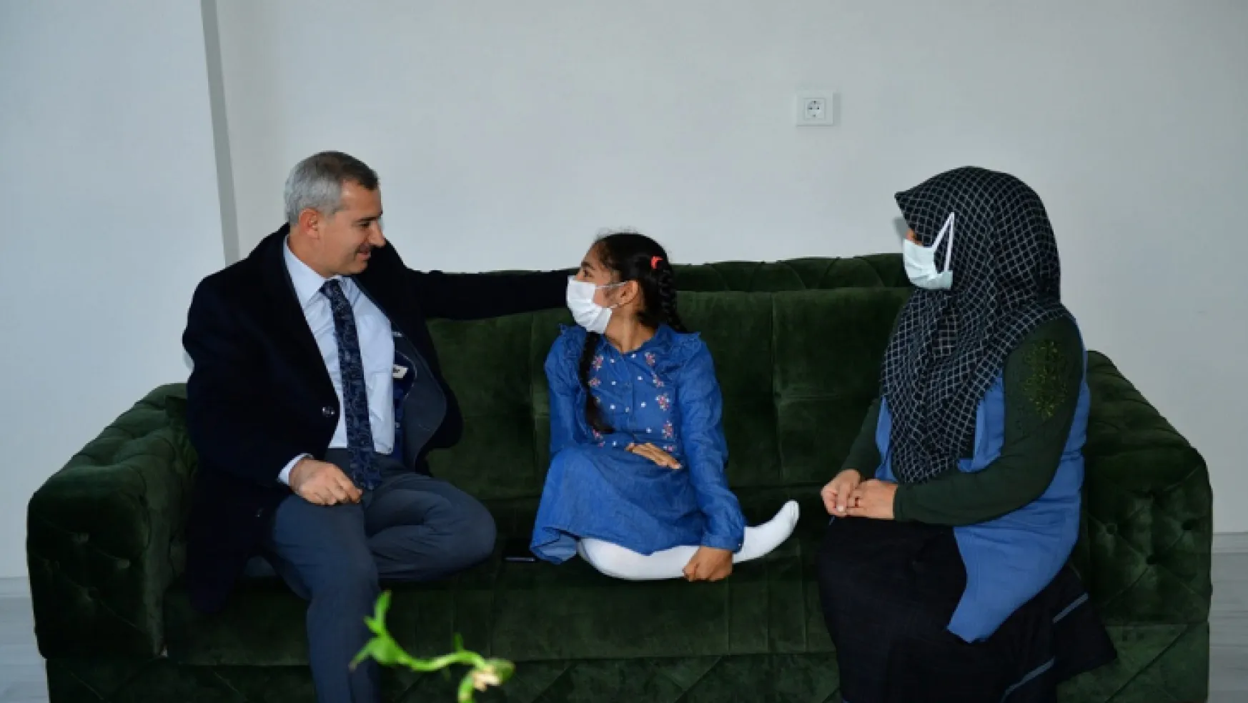 Başkan Çınar, Engelli Sevim Levent'in Davetini Geri Çevirmedi
