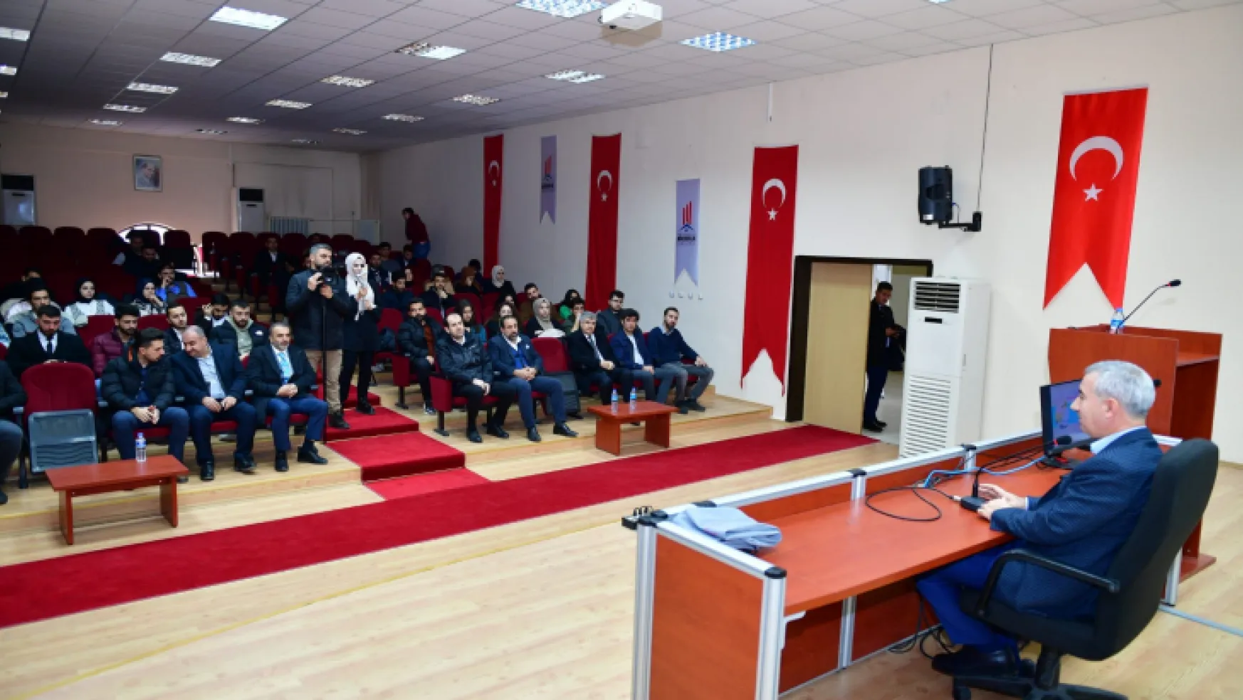 Başkan Çınar, İ.Ü.Mühendislik Fakültesi Öğrencileriyle Buluştu
