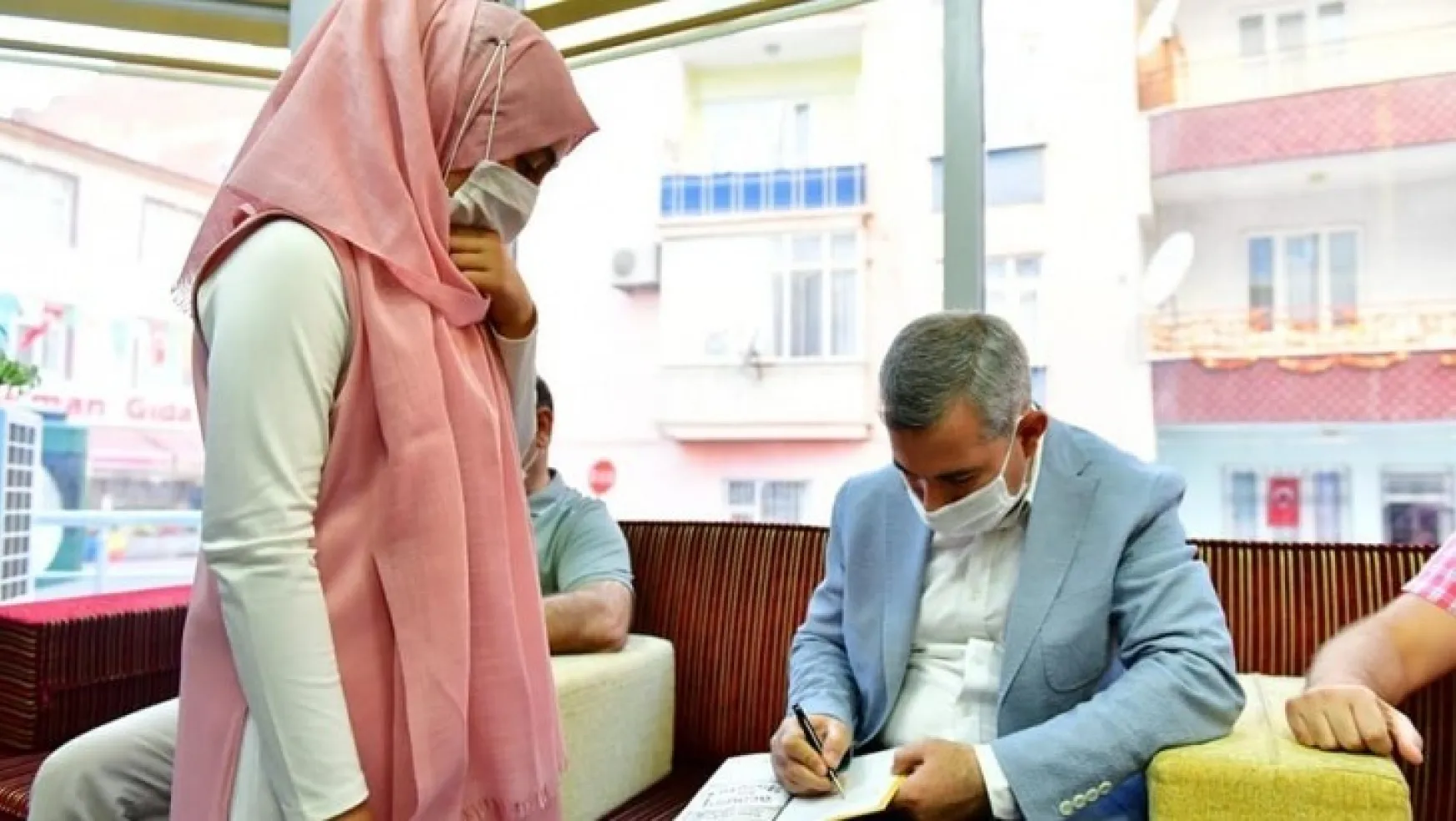 Başkan Çınar'ın 'Çukurdere Kitap Kafe' Vaadi Gerçeğe Dönüştü