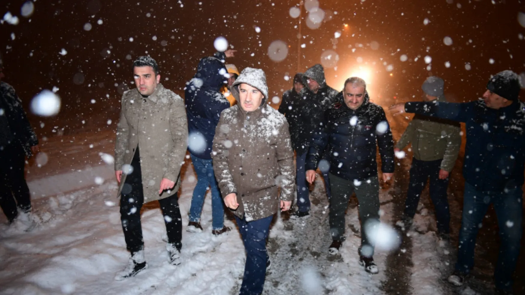 Başkan Çınar Kar Temizleme Çalışmalarını İnceledi, Çağrı Merkezine Gelen Taleplere Yanıt Verdi