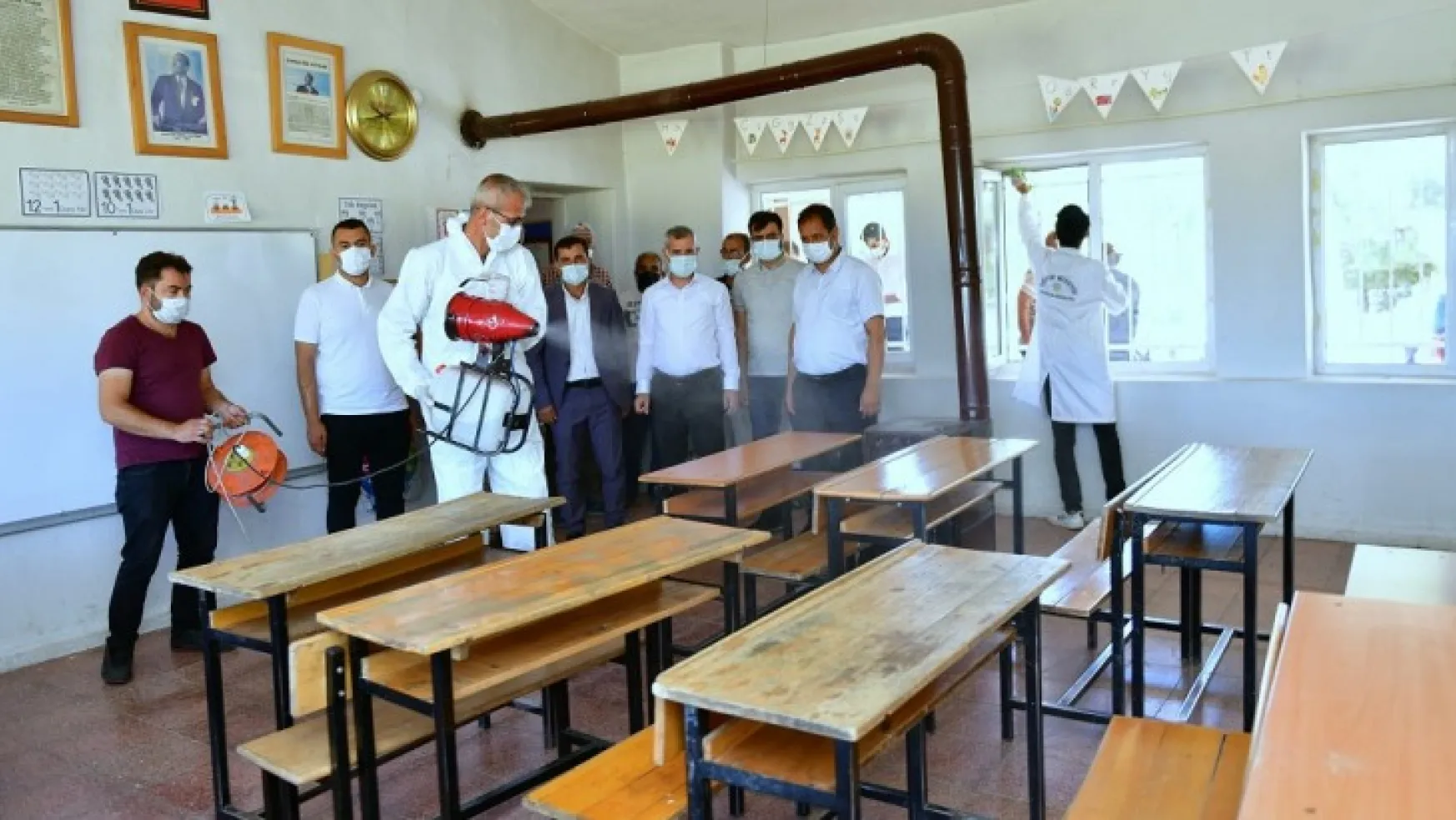 Başkan Çınar, Okullardaki Temizlik Çalışmalarını Yerinde Takip Etti