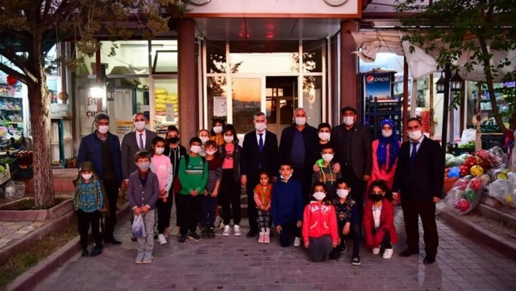 Başkan Çınar, Şahnahan Yeşil Konak'da Gençlerin Taleplerini Dinledi