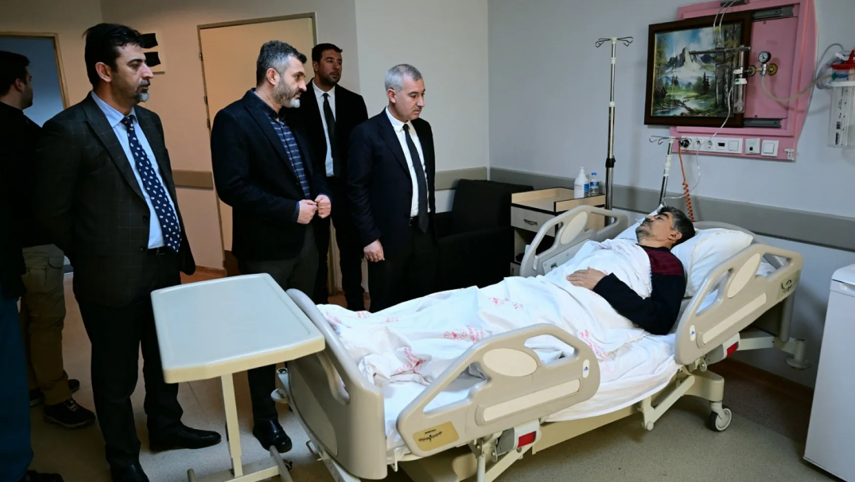Başkan Çınar, Trafik Kazasında Yaralanan Vatandaşları Hastanede Ziyaret Etti