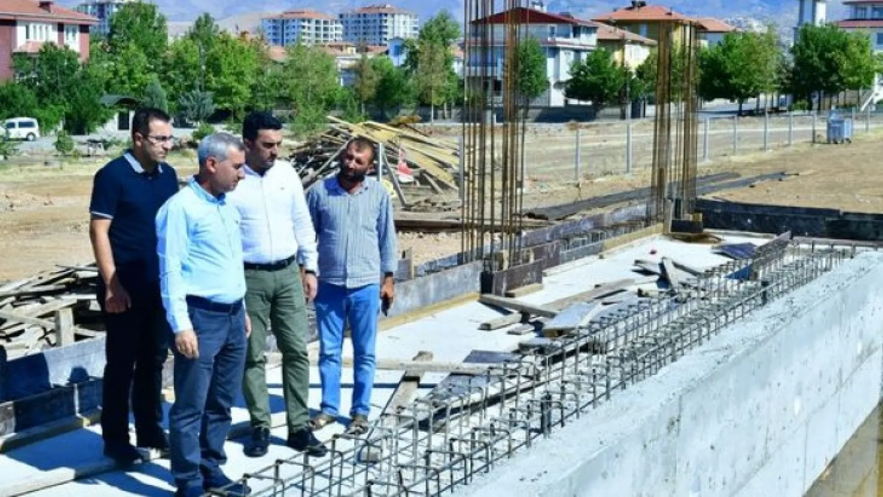 Başkan Çınar, Yakınca Yarı Olimpik Yüzme Havuzunun İnşaatını İnceledi