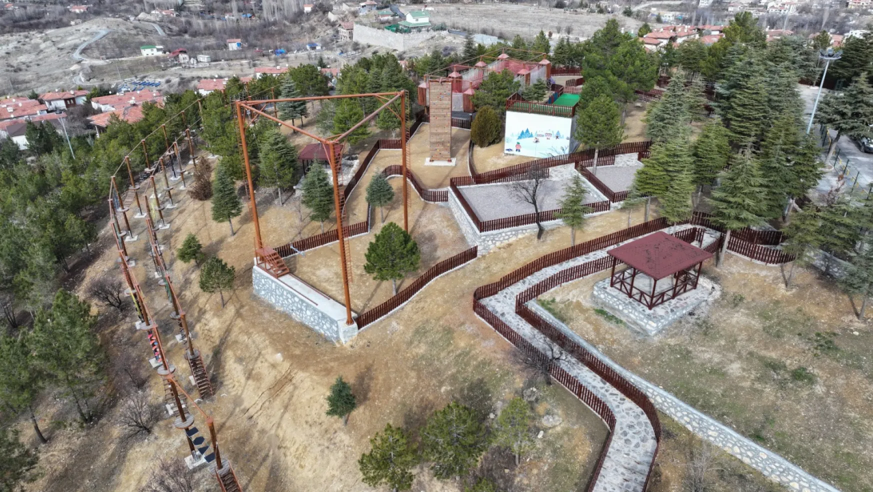 Başkan Çınar, Yapımı Tamamlanan Şahintepesi Macera Parkını İnceledi