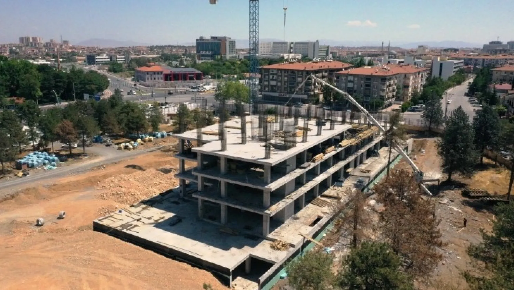 Başkan Çınar, Yeni Belediye Hizmet Binası İnşaat Alanındaki Çalışmaları İnceledi