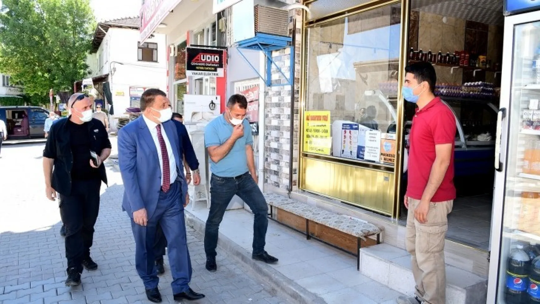 Başkan Gürkan, Eskimalatya Meydanında Esnaf Ve Vatandaşları Ziyaret Etti