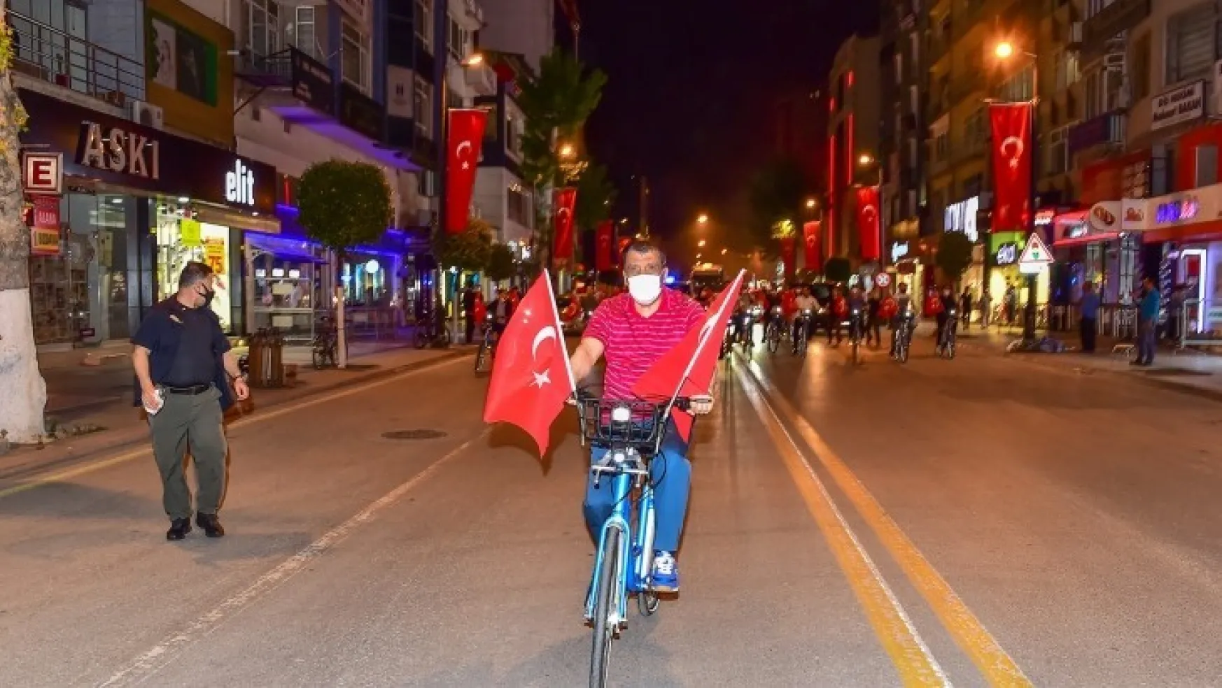 Başkan Gürkan Gençlerle Birlikte Bisiklet Sürdü