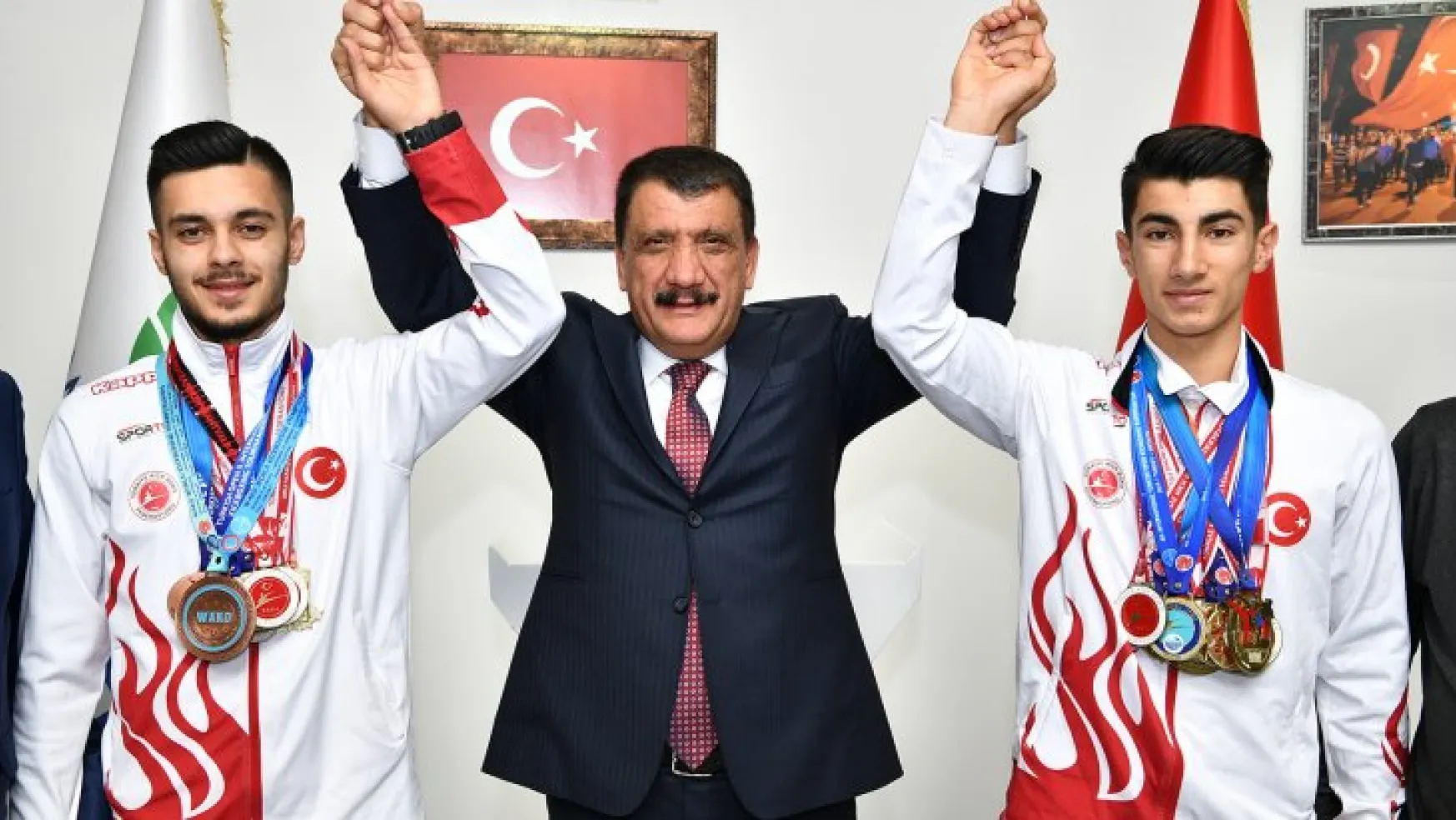 Başkan Gürkan Kick Boks Dünya 3'üncüsü Mehmet Kaya'yı kabul etti