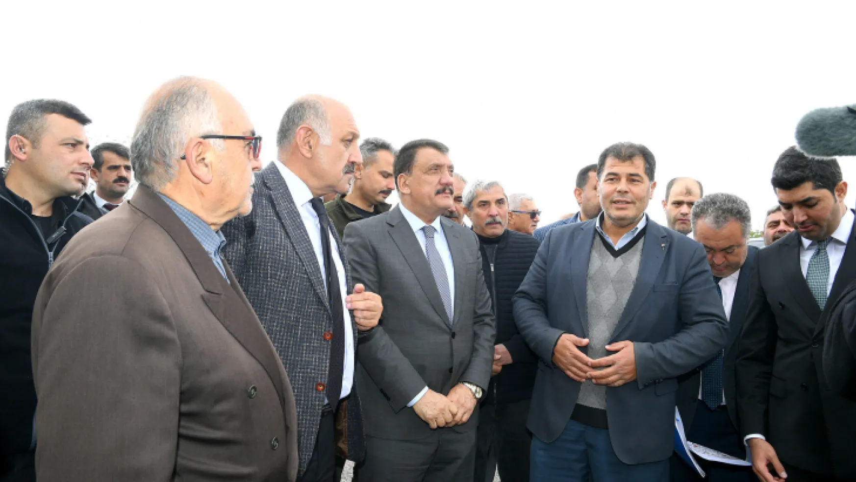 Başkan Gürkan Sürgü Mahallesini ziyaret etti