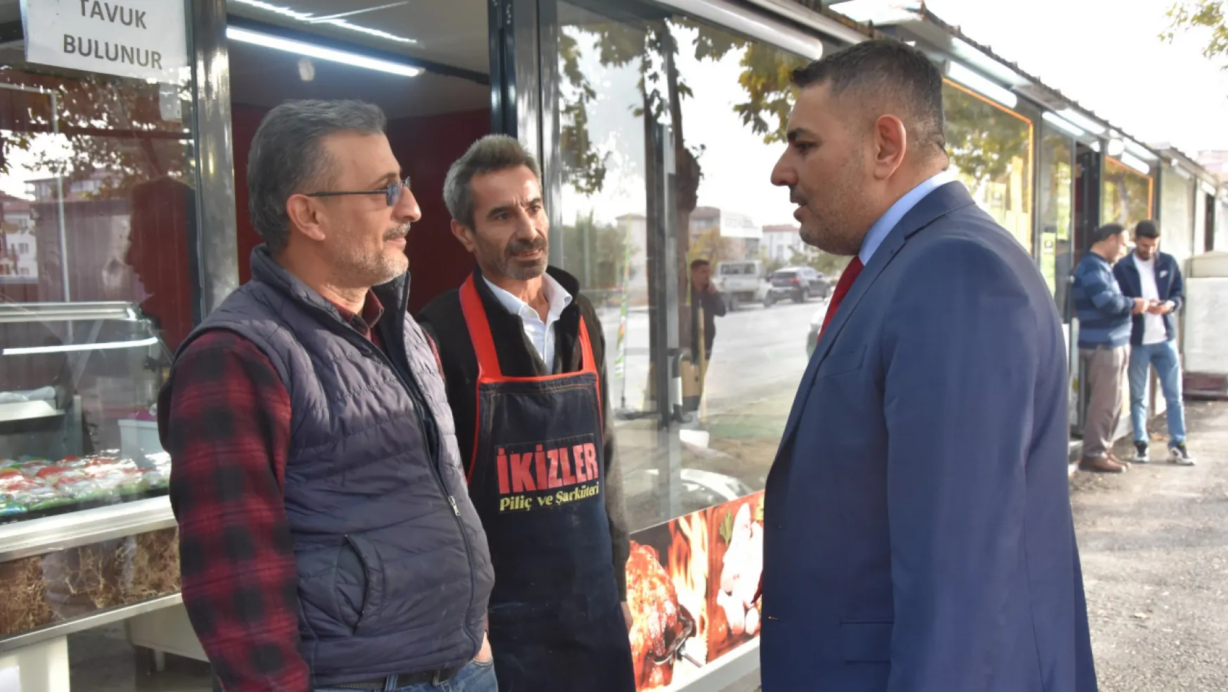 Başkan Sadıkoğlu, Çatyol konteyner'lardaki  esnafları ziyaret etti.