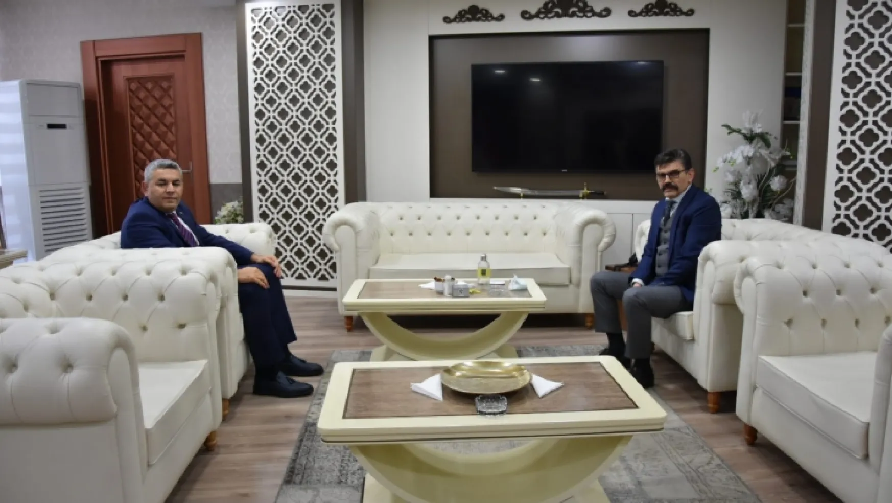 Başkan Sadıkoğlu'ndan emniyet müdürüne ziyaret