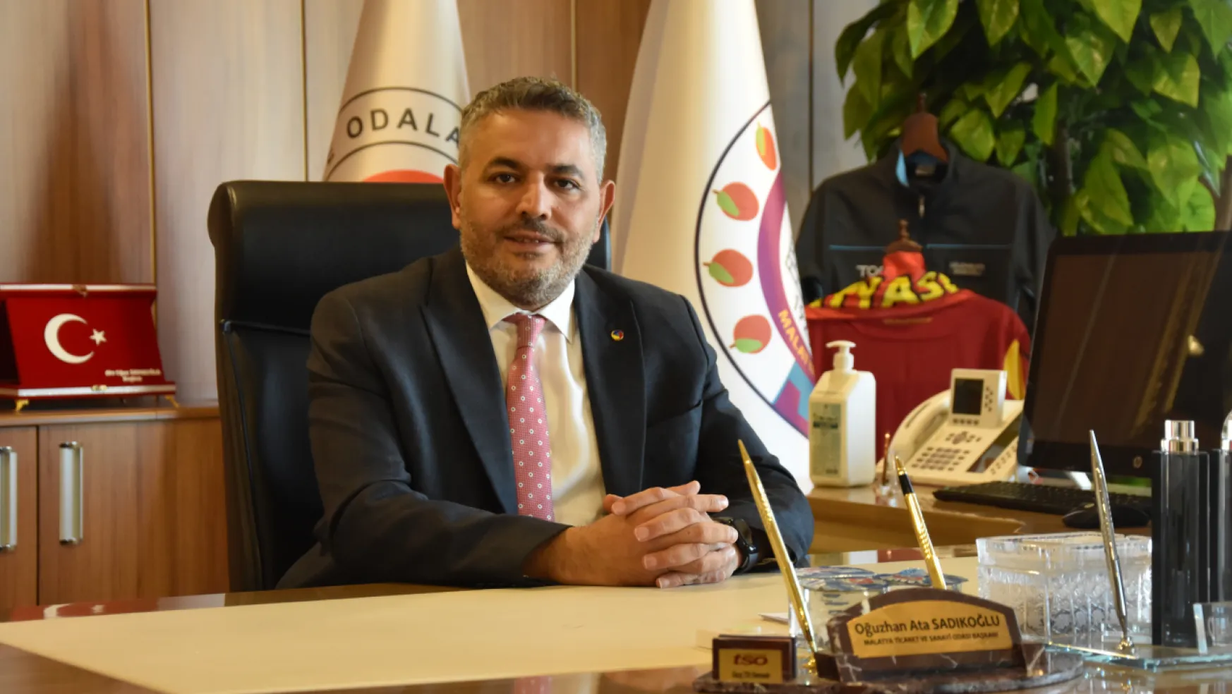 Başkan Sadıkoğlu: 'Önümüzdeki dört yıl en önemli gündem depremin yaralarını sarmak olmalı'