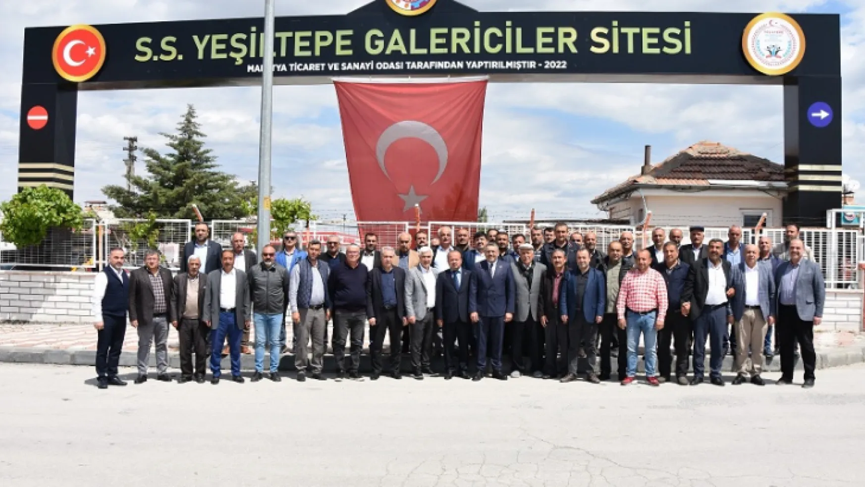 Başkan Sadıkoğlu, Yeşiltepe Galericiler Sitesi esnafıyla bir araya geldi