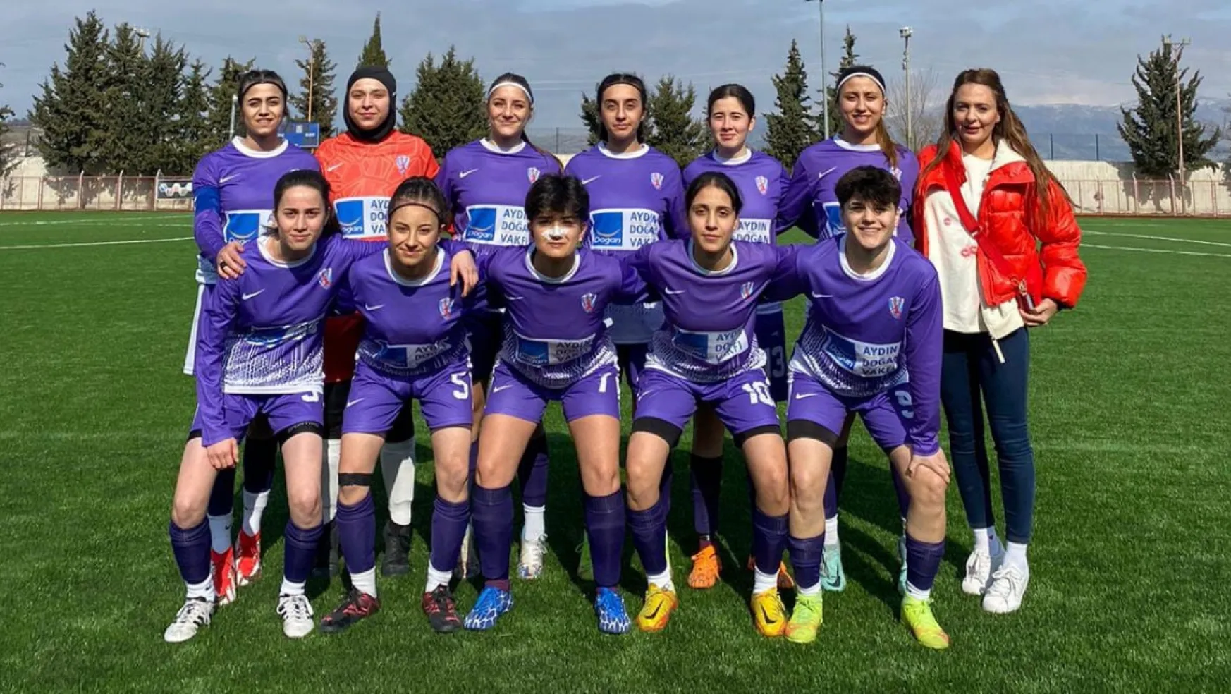 Bayanlar Futbol Ligi'nde Kızlarımıza Erganide Çirkin Saldırı....
