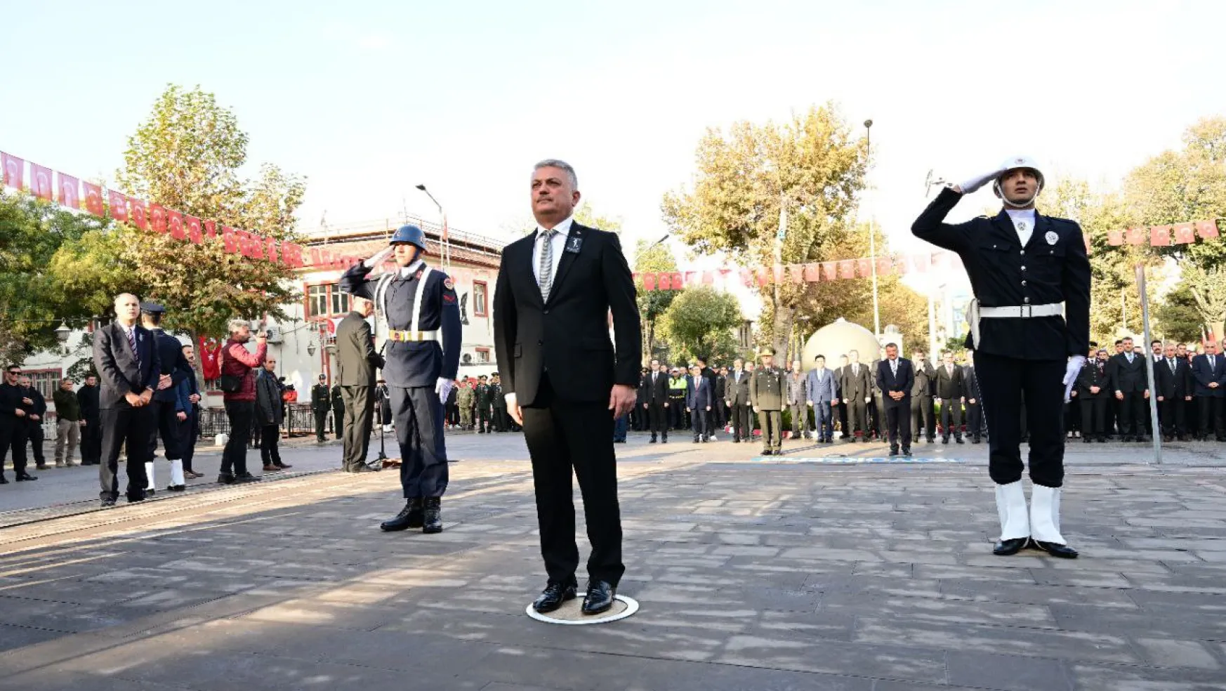 Büyük Önder Mustafa Kemal Atatürk, Malatya'da Düzenlenen Törenle Anıldı