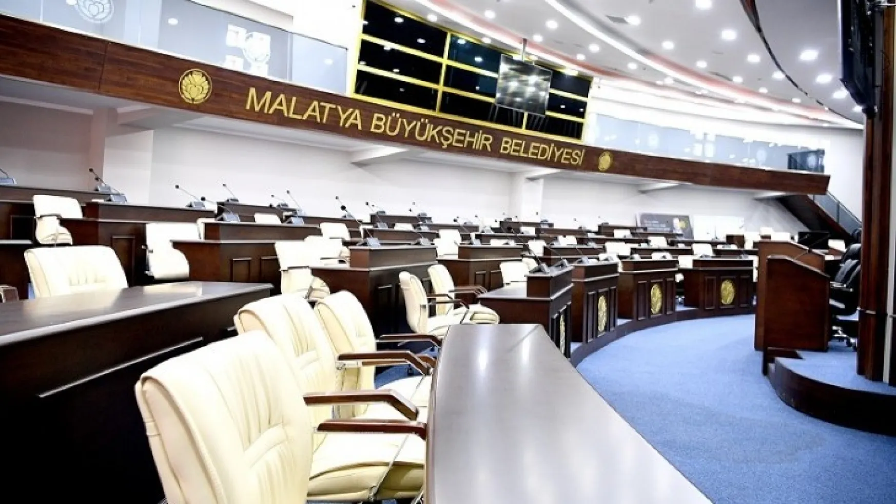 Büyükşehir Belediyesi Meclis Salonu Baştan Aşağı Yenilendi