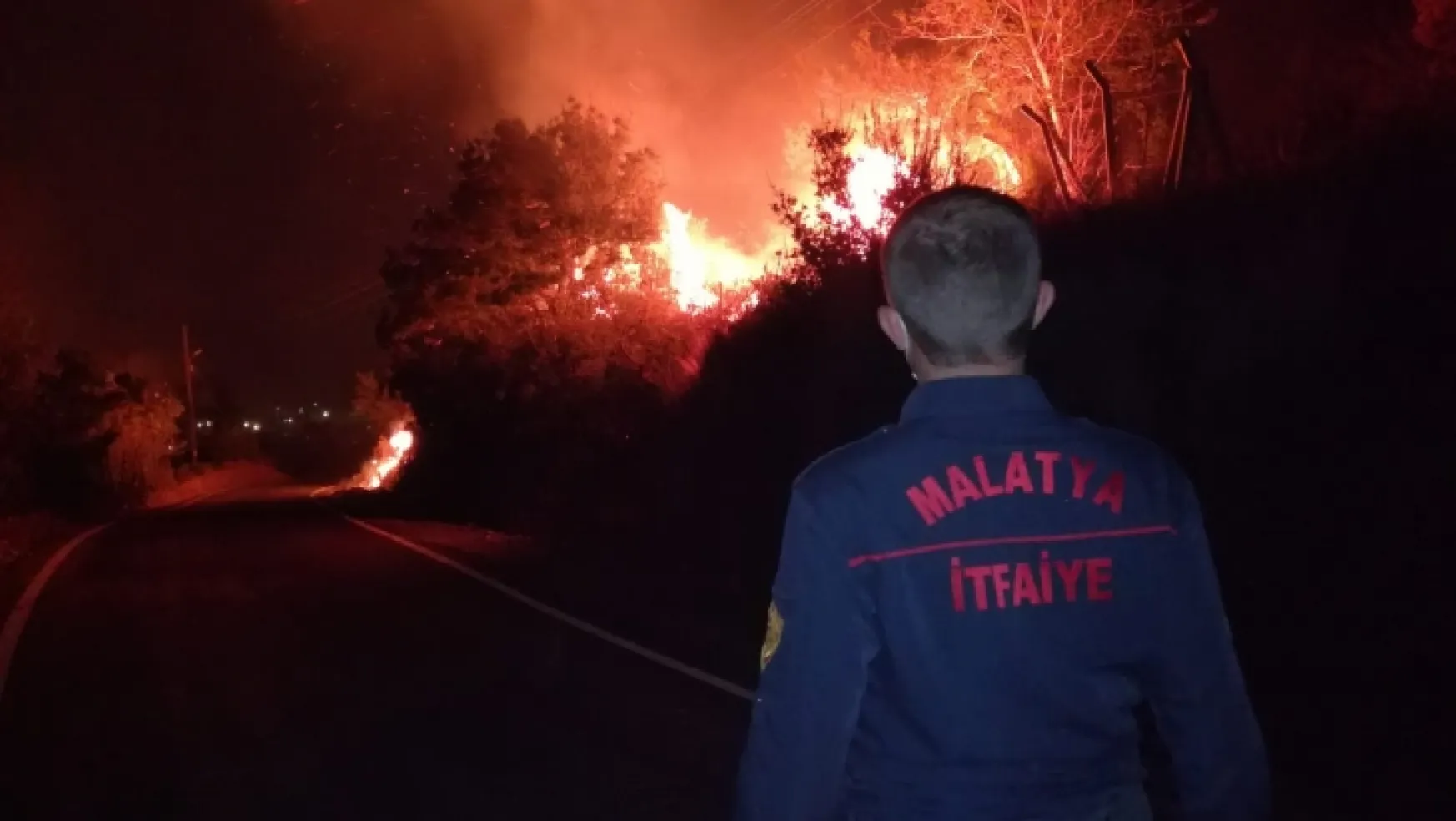 Büyükşehir İtfaiyesi Hatay'daki Yangın Söndürme  Çalışmalarına Katıldı