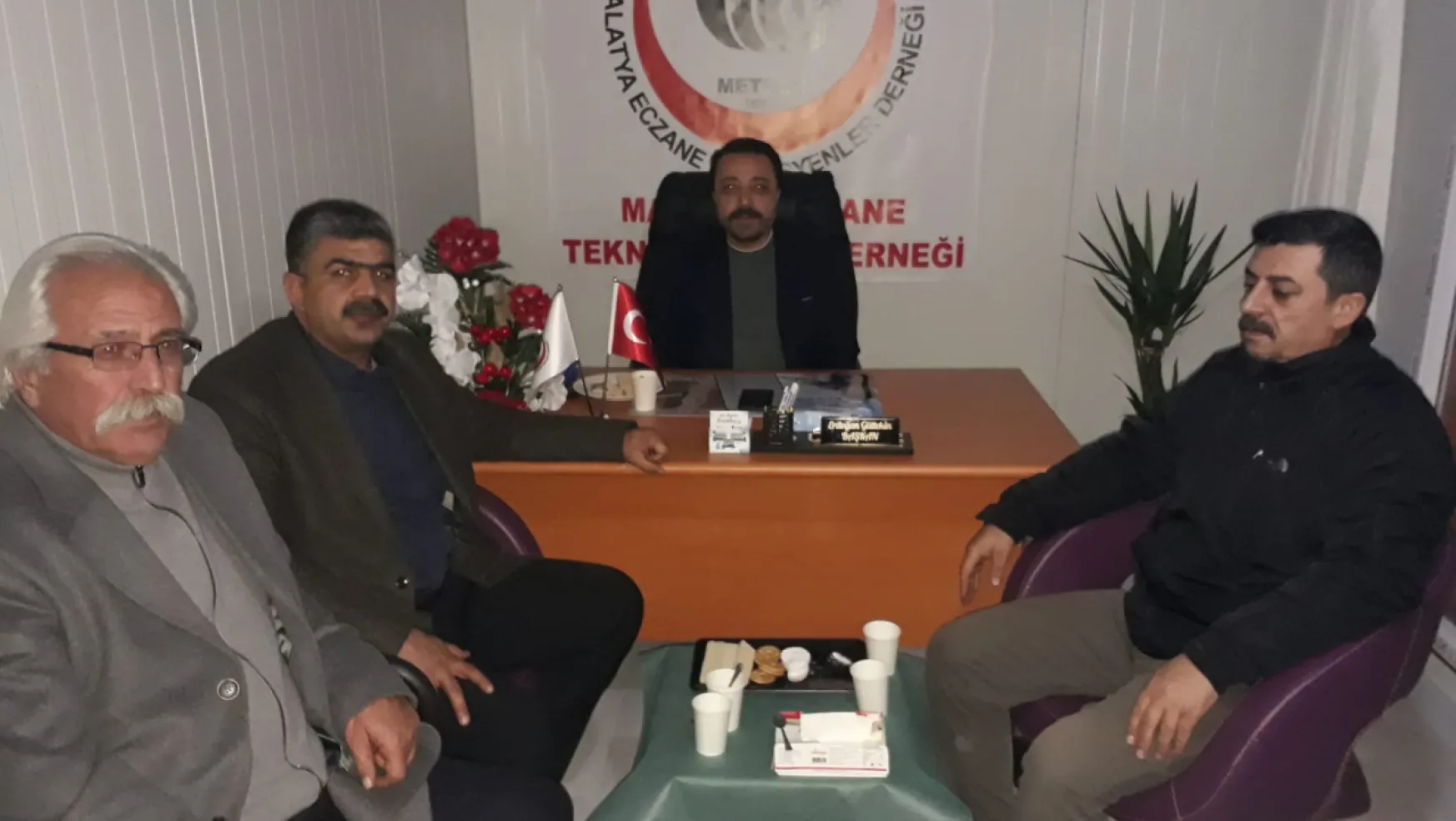 CHP'li karakuş'tan Eczane Teknisyenleri Derneği'ne Ziyaret