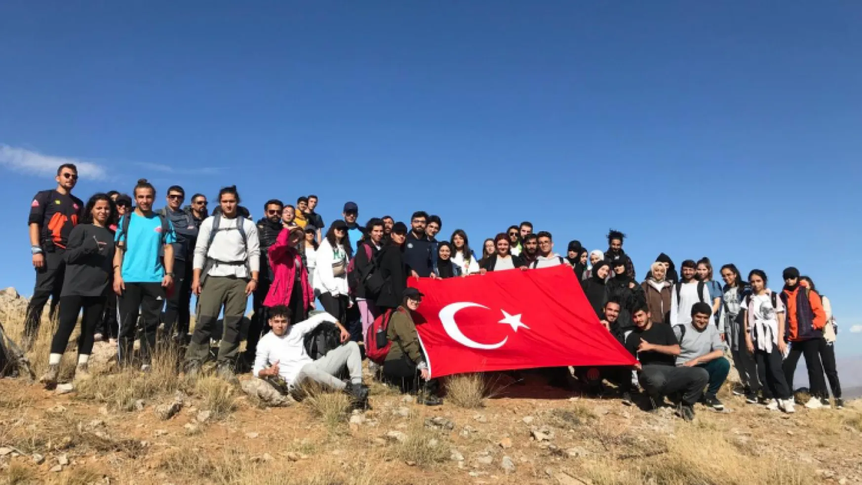 Dağcılık Topluluğu Küçük Kuşaklı Dağı'na Tırmandı