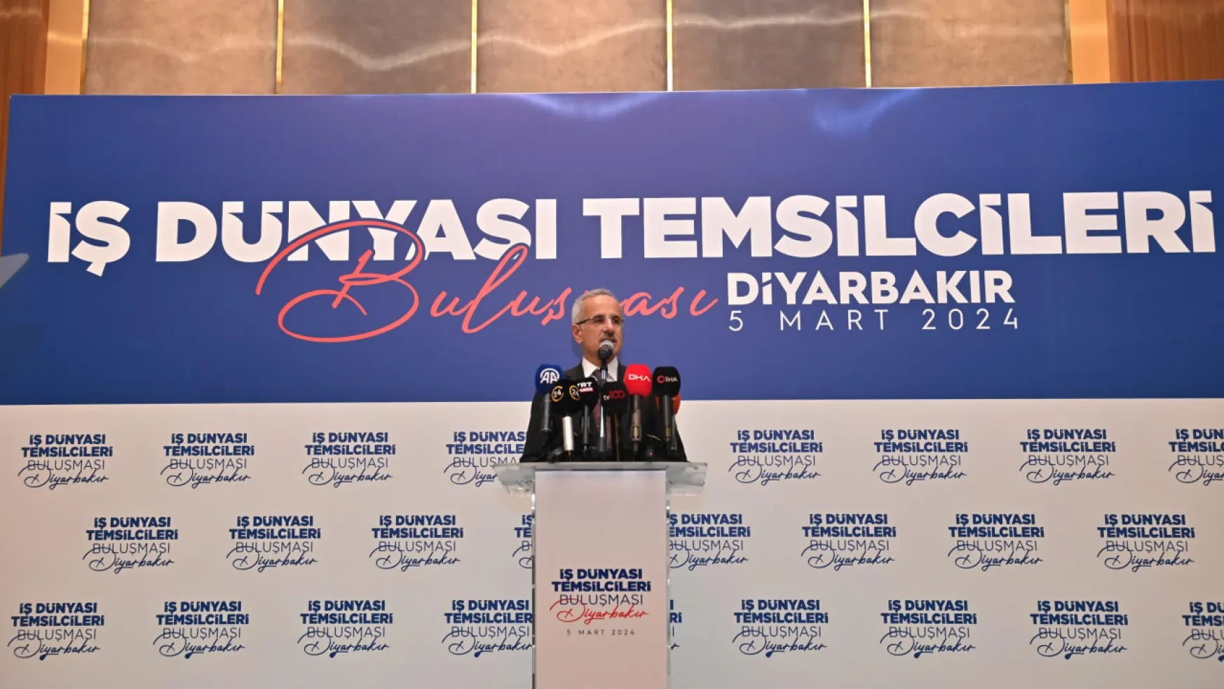 'Diyarbakır'ın İdeoloji Siyaseti Yerine Hizmete İhtiyacı Var'