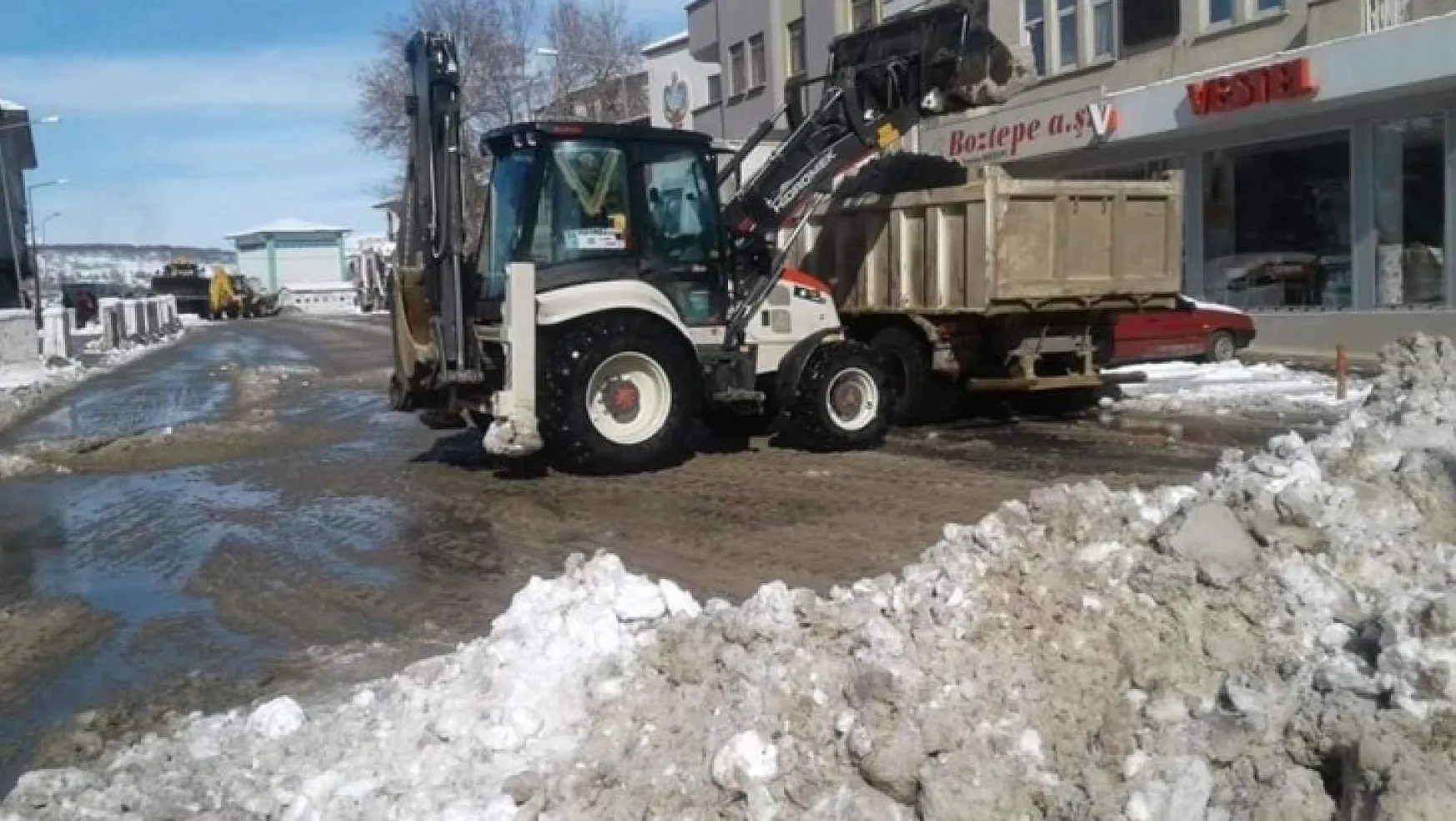 Doğanşehir Belediyesinde Kar temizleme çalışmaları