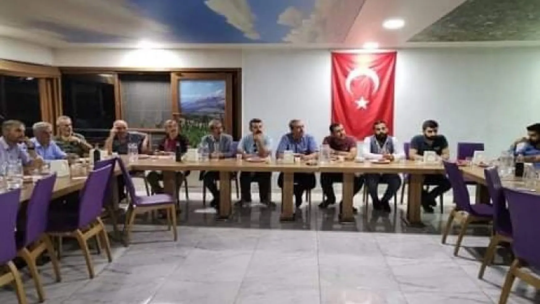 Doğanşehir'de MHP Ve Ülkü Ocakları İstişare toplantısında bir araya geldi
