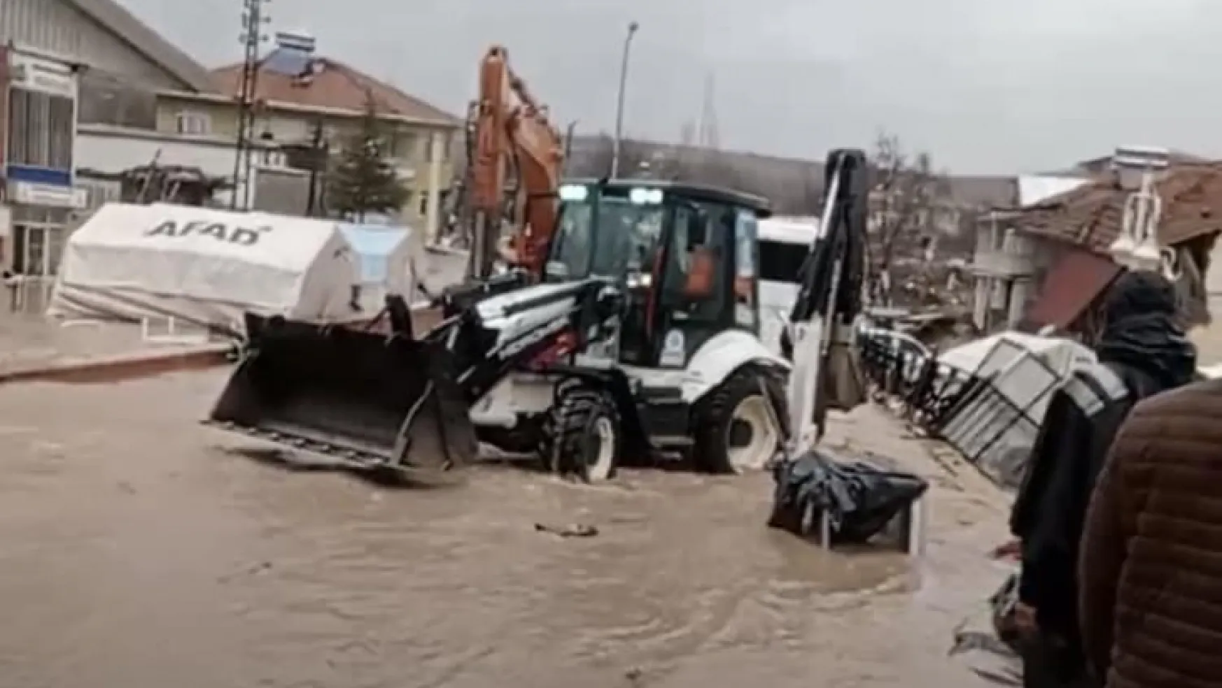 Doğanşehir'de Sel Kontrol Altına Alındı