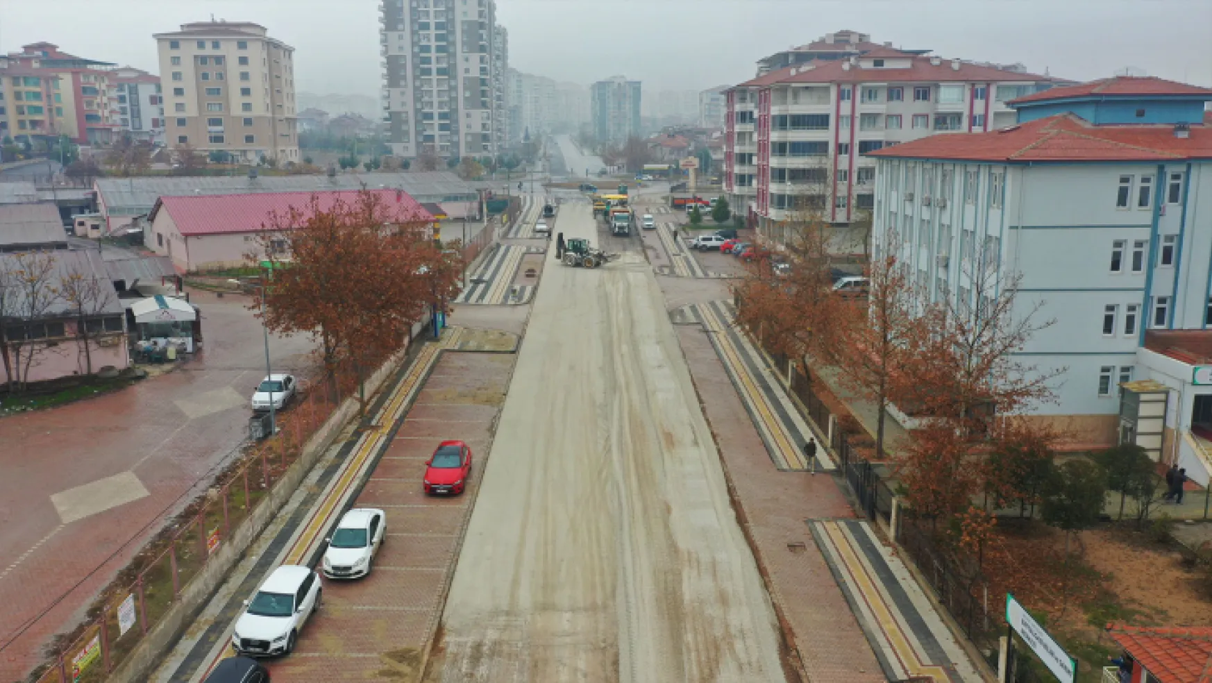 Göztepe Mahallesi Akgeyik Caddesi'nde yol bakım çalışmaları devam ediyor