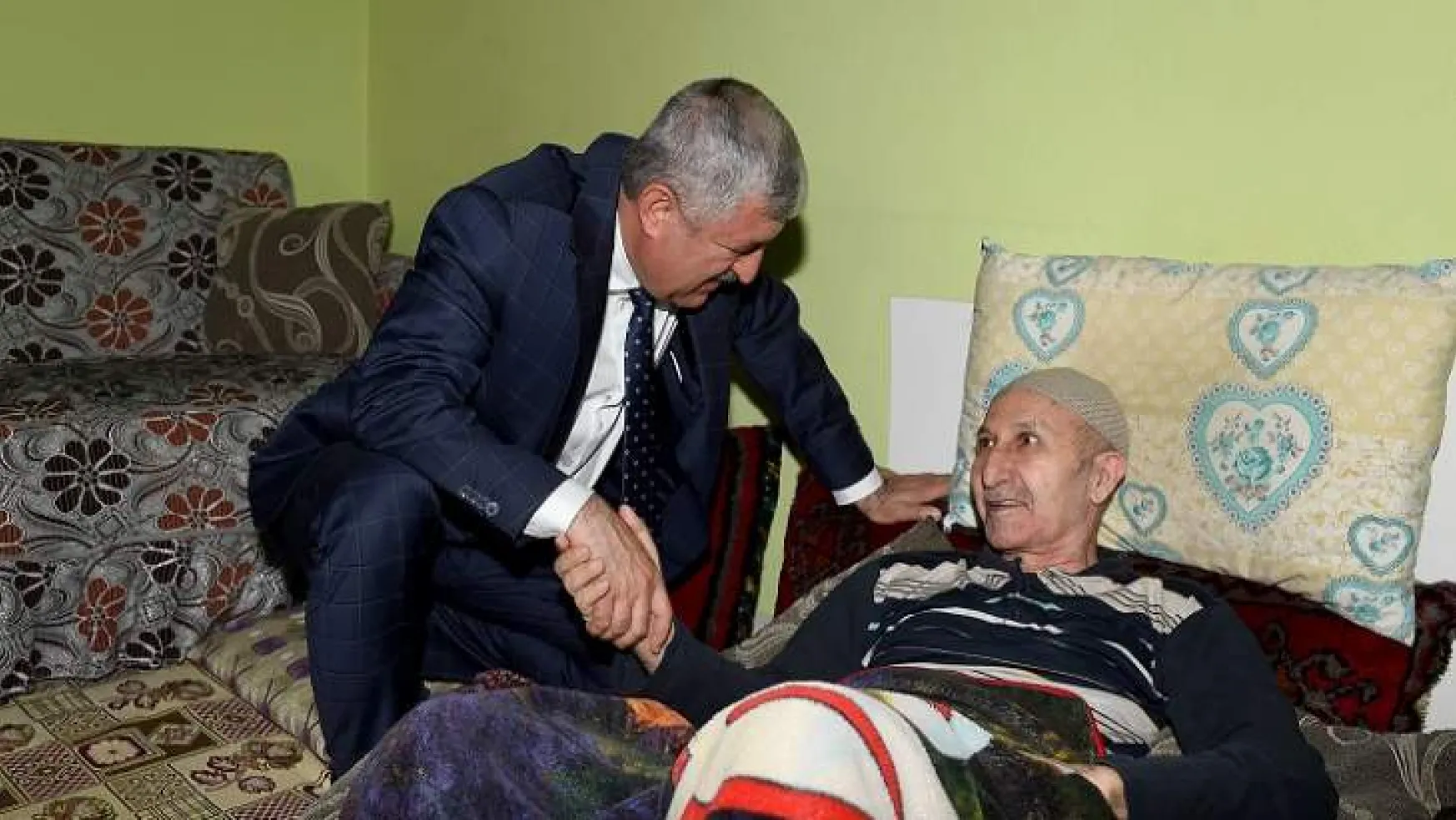 Başkan Polat'tan Hasta Ve Yaşlılara Moral Ziyareti