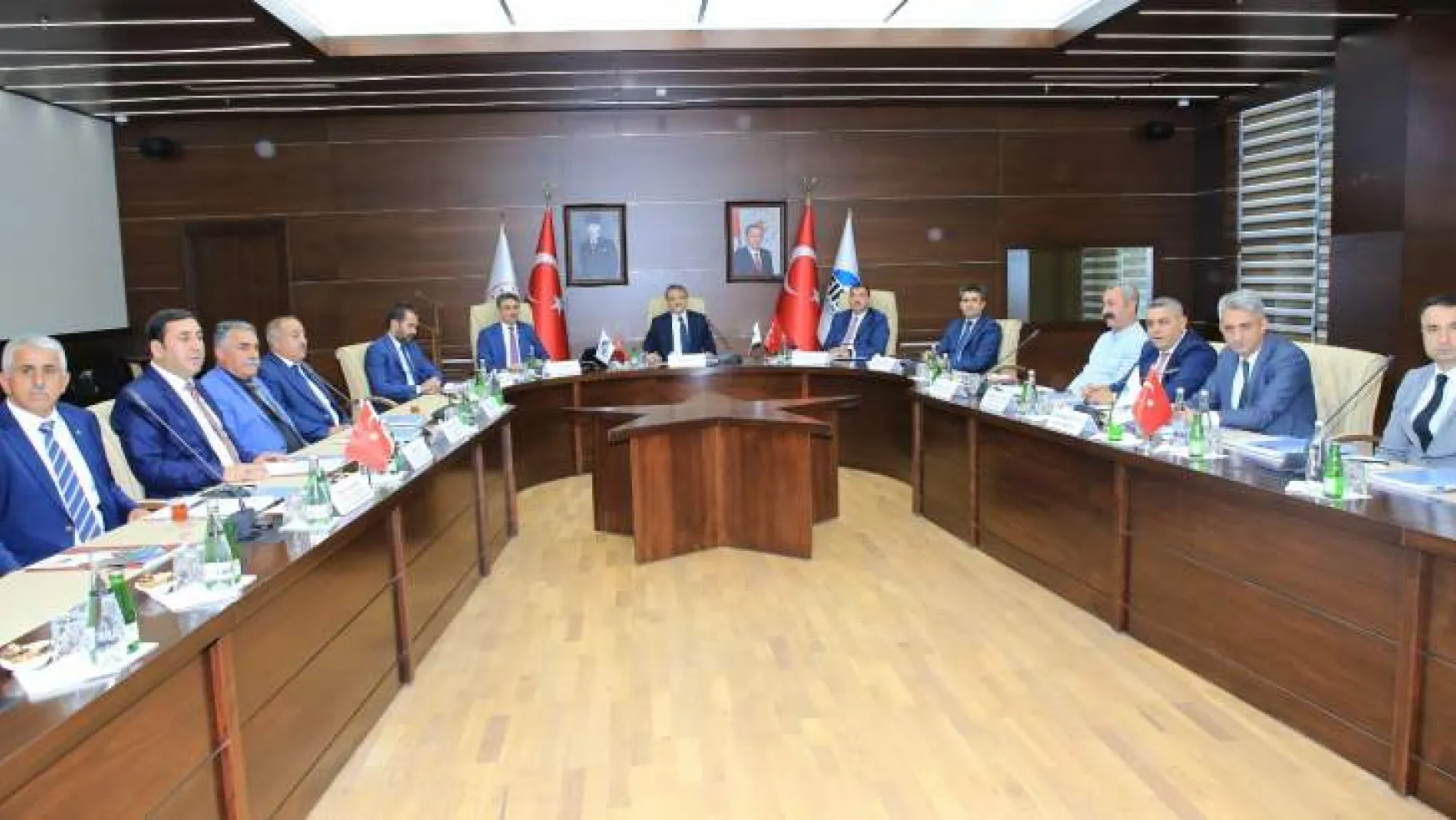 Vali Baruş Elazığ'da Düzenlenen FKA Yönetim Kurulu Toplantısına Katıldı
