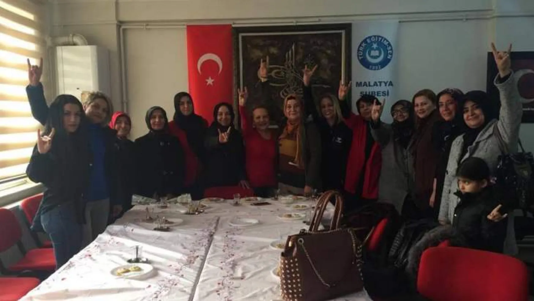 MHP Kadın Kolları'ndan Türk Eğitim Sendikasına Ziyaret