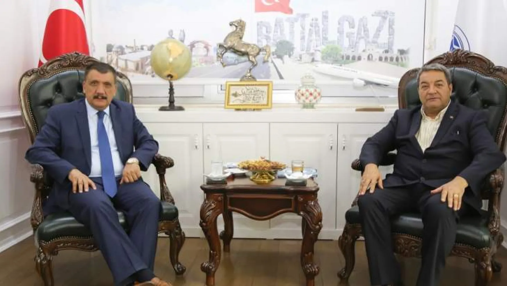MHP Malatya Milletvekili Fendoğlu, Başkan Gürkan'ı Ziyaret Etti