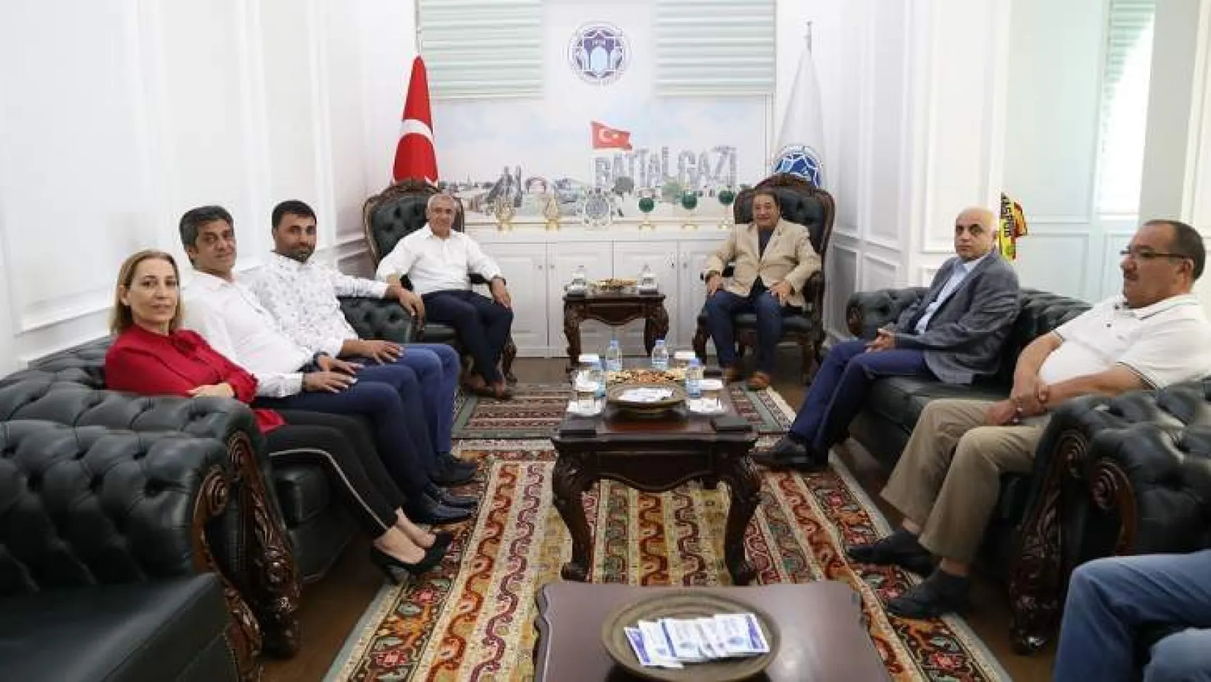 MHP Malatya Milletvekili Fendoğlu, Battalgazi Belediye Başkanı Güder'i Ziyaret Etti
