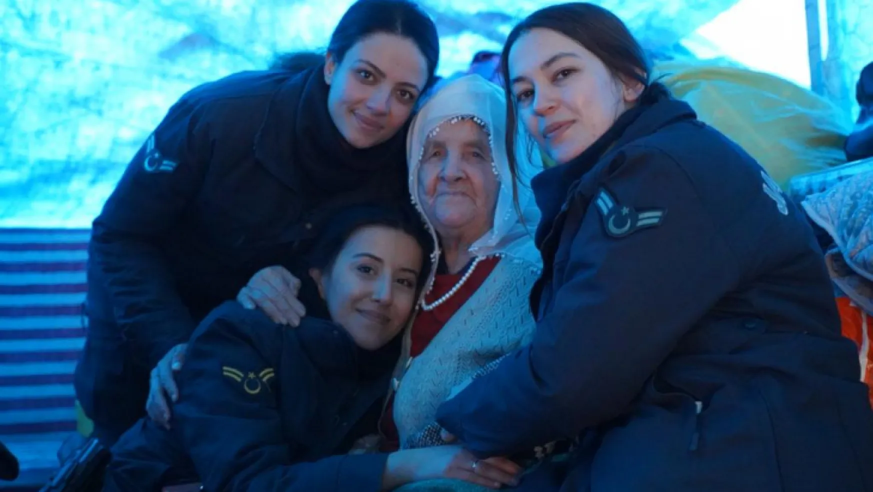 Jandarma Kadın Astsubaylar Deprem Bölgesinde