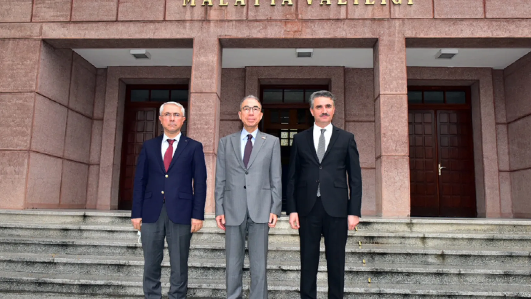 Japonya'nın Türkiye Büyükelçisi Kazuhiro Suzuki Vali Baruş'u Ziyaret Etti