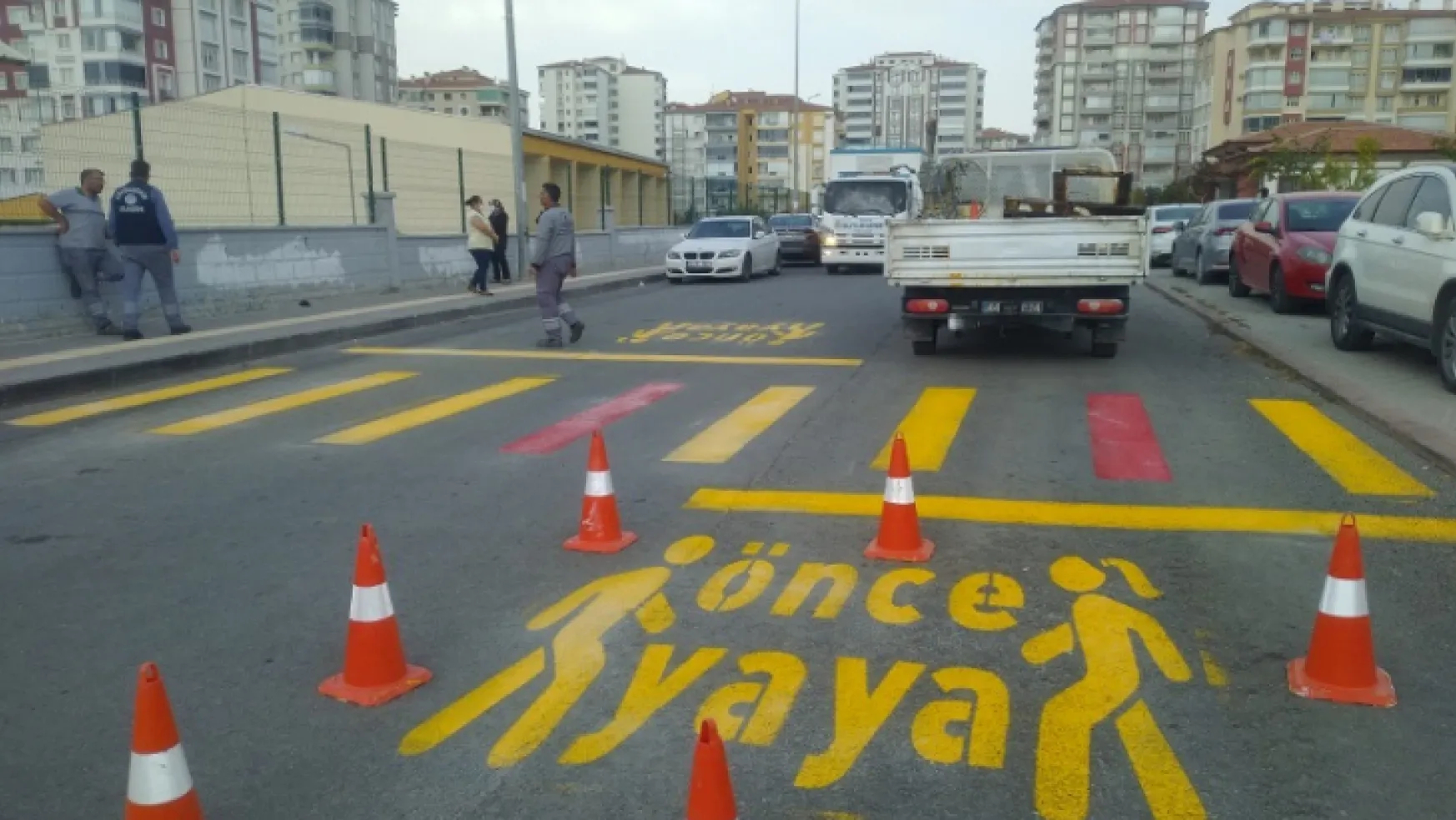 Malatya Büyükşehir Belediyesi Yaya Güvenliği İçin Çalışmalarını Sürdürüyor