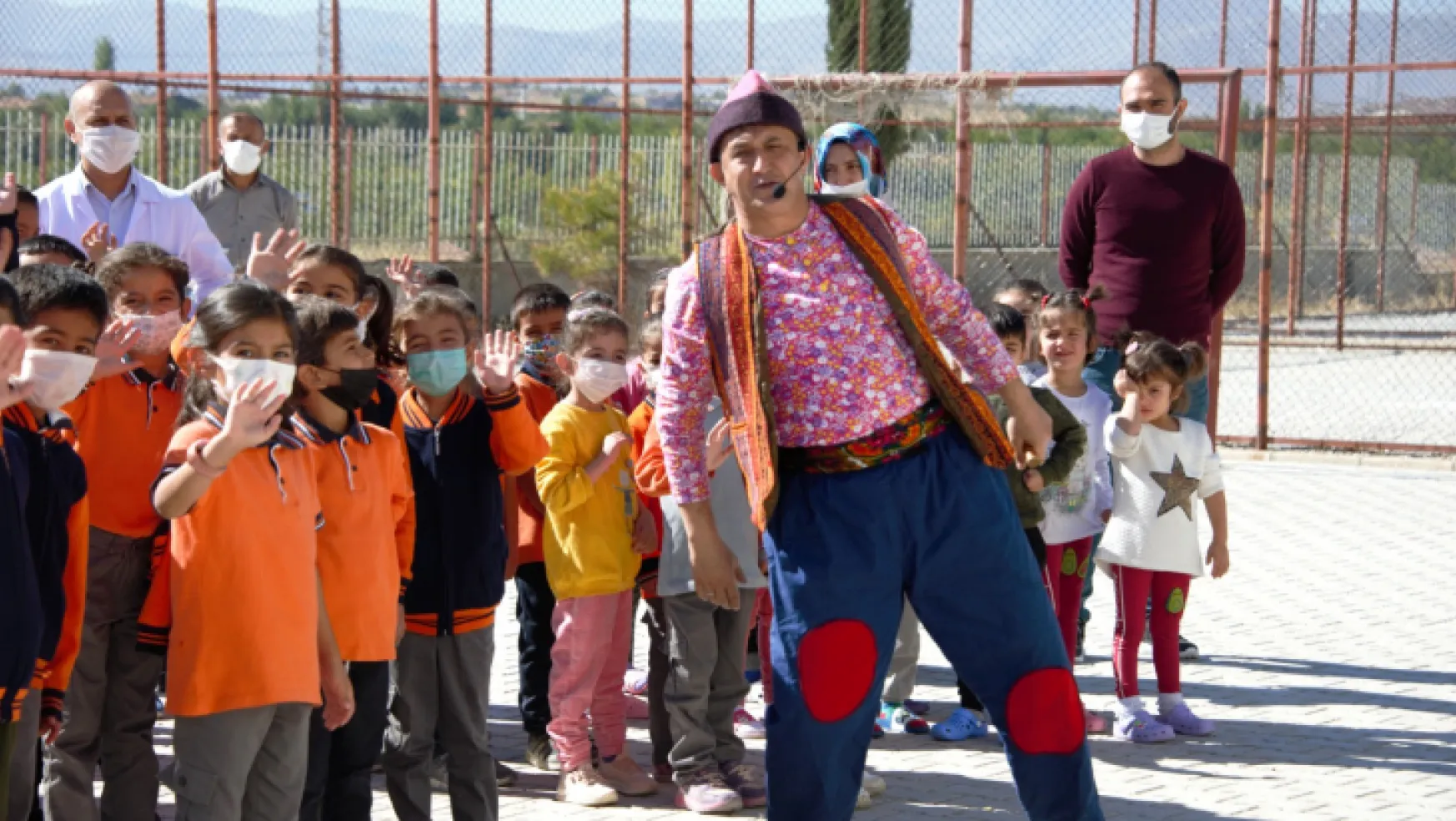 Malatya'dan 'Şen Şakrak Kuklalar Ve Çocuk Kabaresi' Adlı Oyuna Bakanlık Desteği
