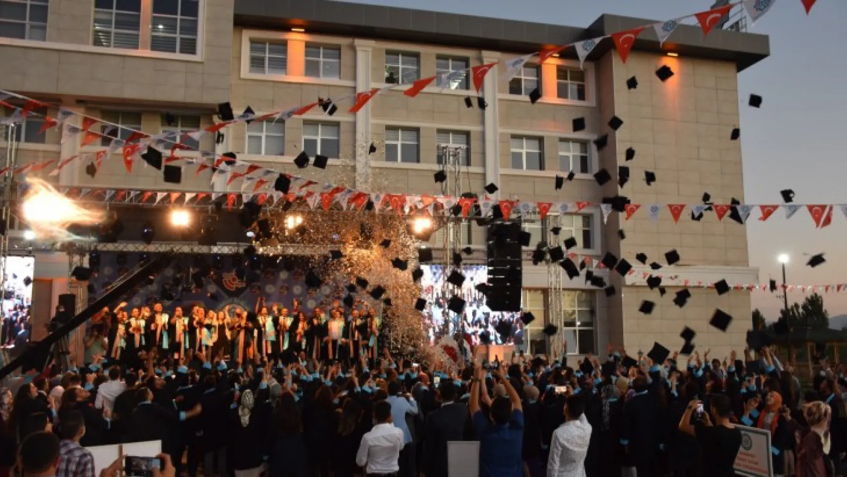 Malatya Turgut Özal Üniversitesinde 3. Mezuniyet Töreni yapıldı