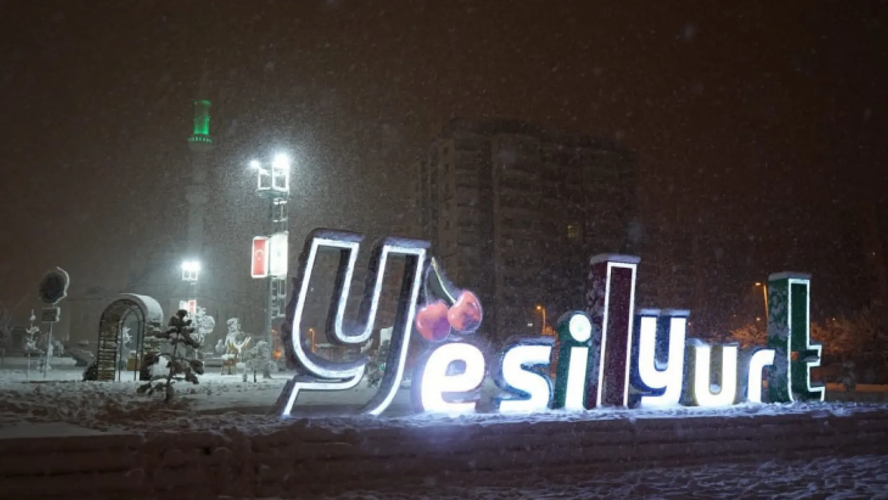Malatya'ya Kar Yağdı, Yeşilyurt'ta Kartpostallık Görüntüler Ortaya Çıktı