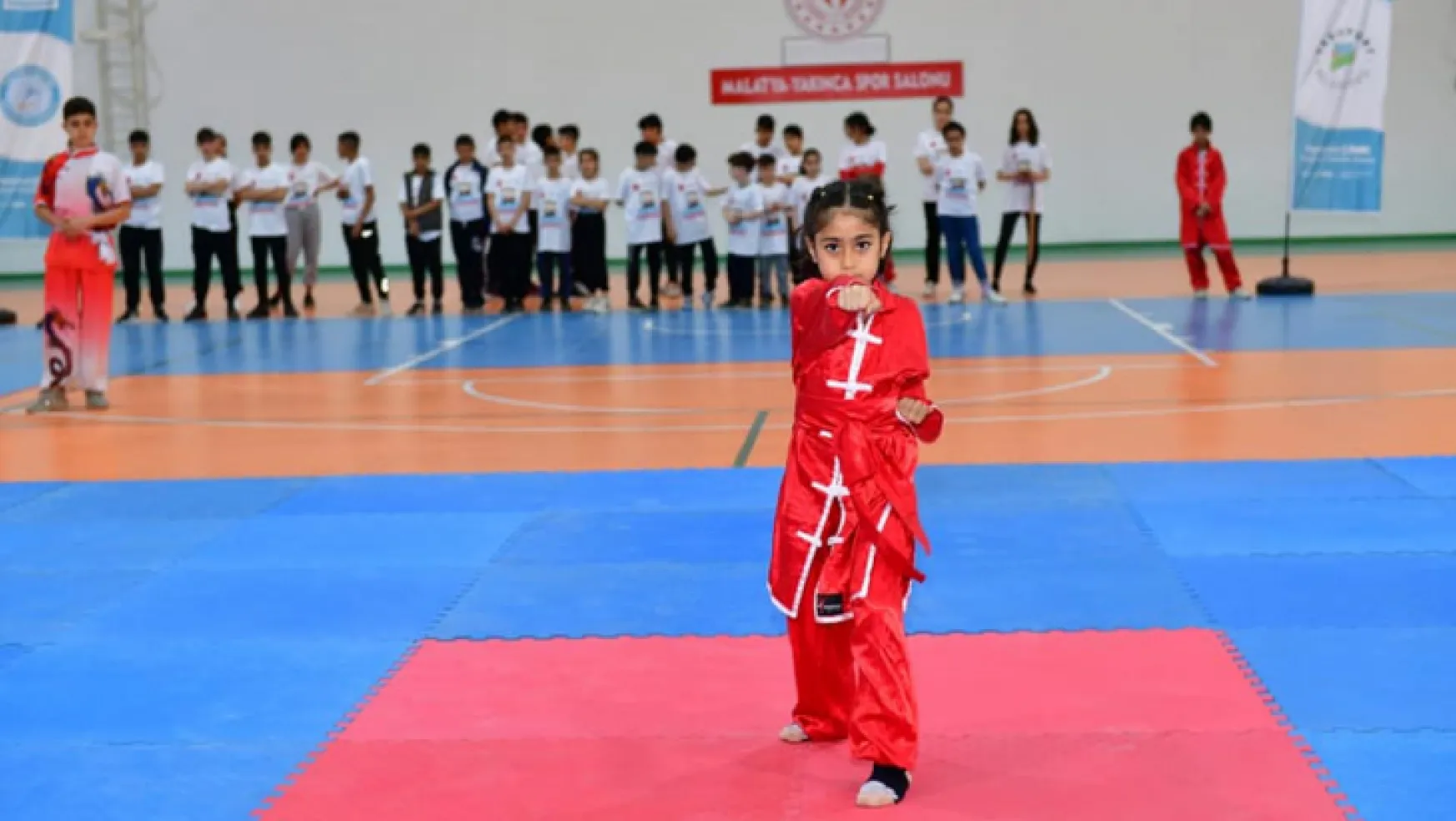 Minikler Ve Yıldızlar Geleneksel Wushu Kung Fu Şampiyonası Renkli Anlara Sahne Oldu