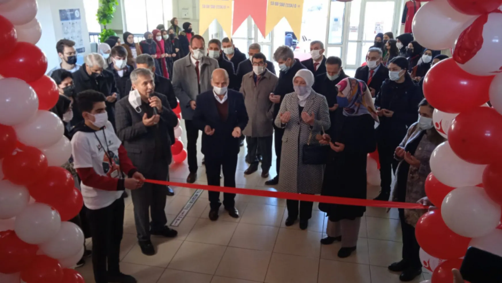 Muhammed İkbal Anadolu İmam Hatip Lisesi 4006 Tübitak Bilim Fuarı açılışı