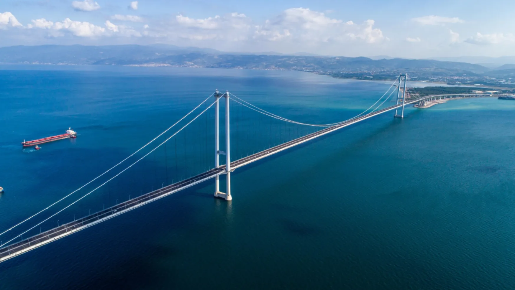 Osmangazi Köprüsü'nde Rekor: 117 Bin 537 Araç Geçti