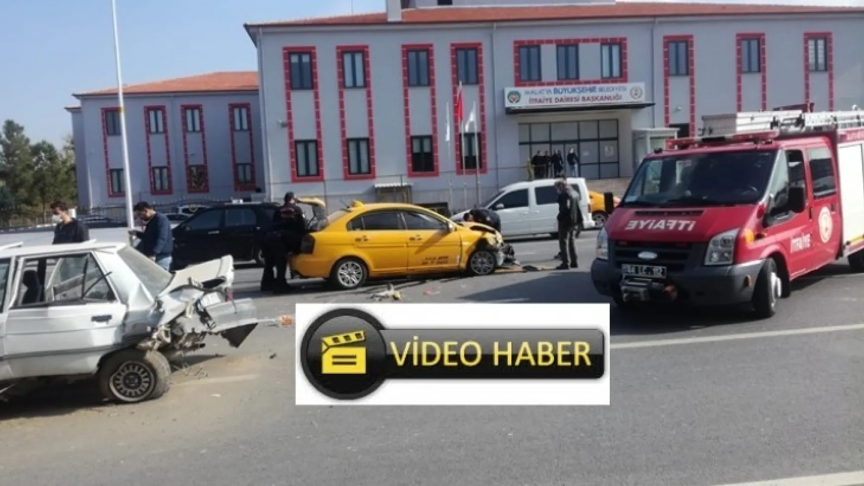 Özalper Mahallesi Alpaslan Türkeş Bulvarında trafik kazası