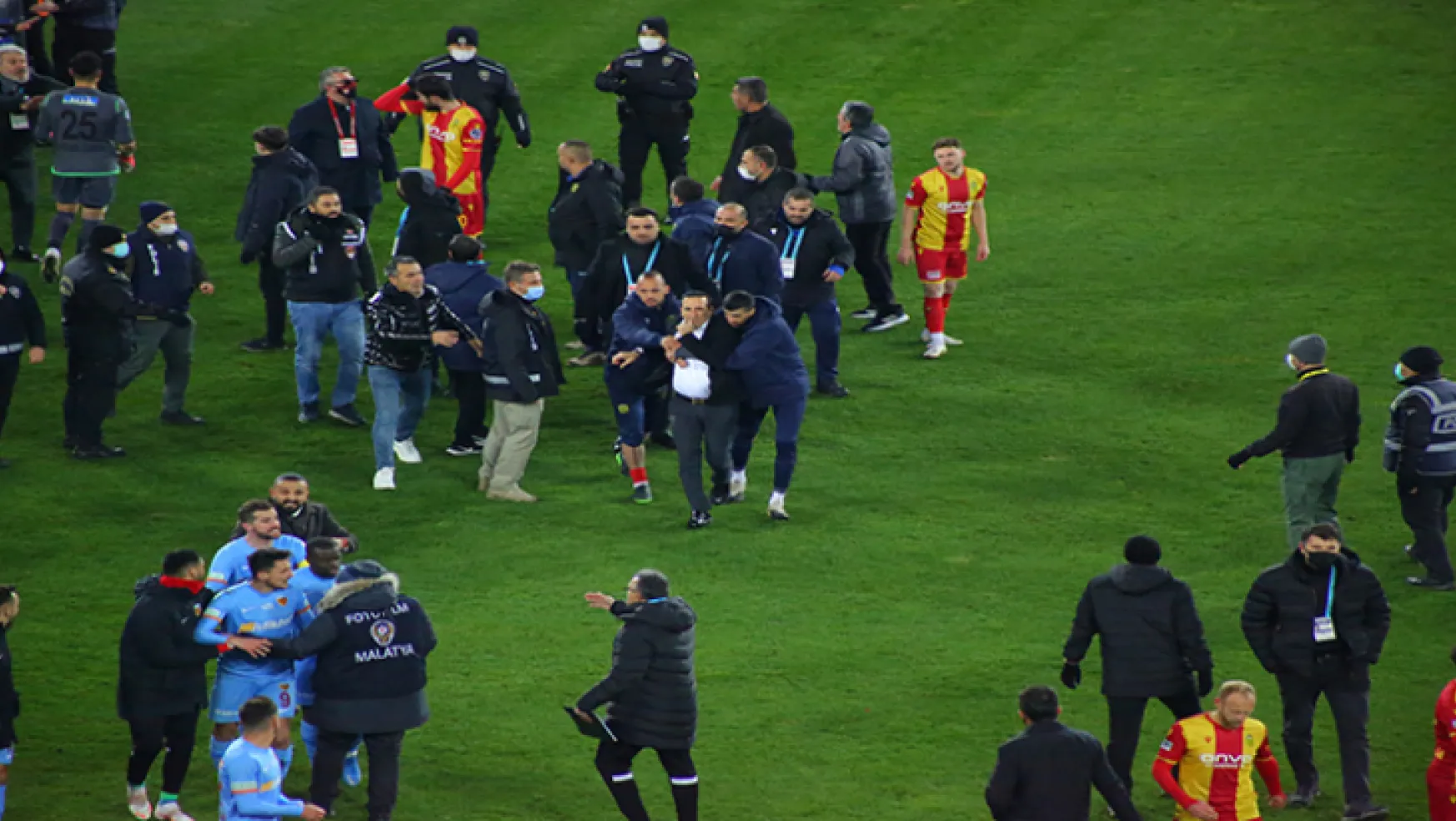 Öznur Kablo Yeni Malatyaspor'a ceza yağdı