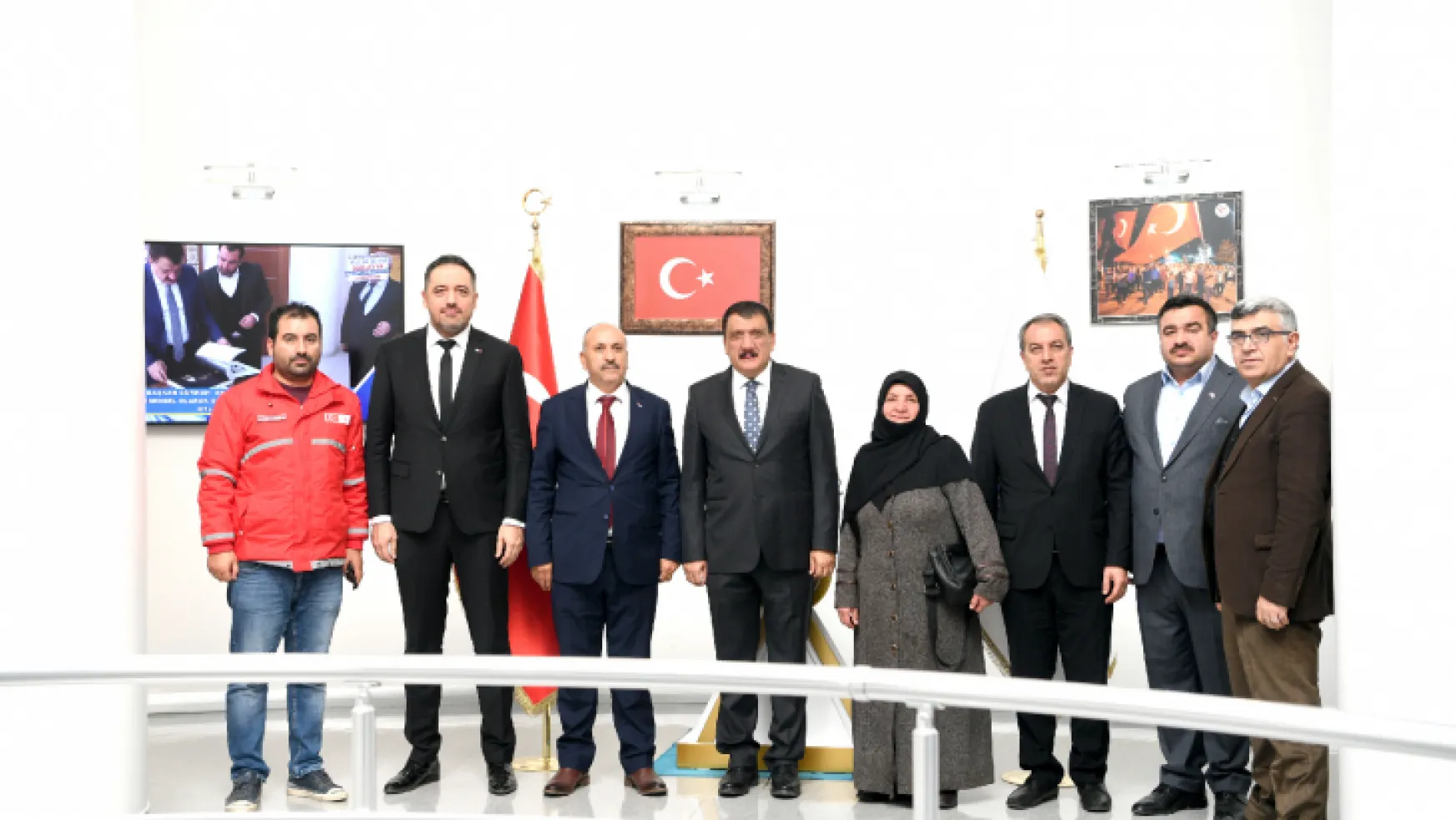 Türk Kızılay Malatya Şube Başkanı ve Yönetimi Başkan Gürkan'ı Ziyaret Etti