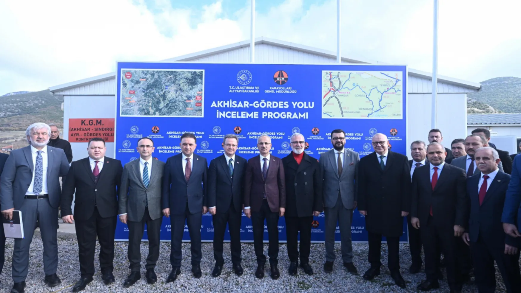 Ulaştırma Ve Altyapı Bakanı Abdulkadir Uraloğlu:   Akhisar-Gördes Yolu'nu 2025'te Hizmete Açacağız