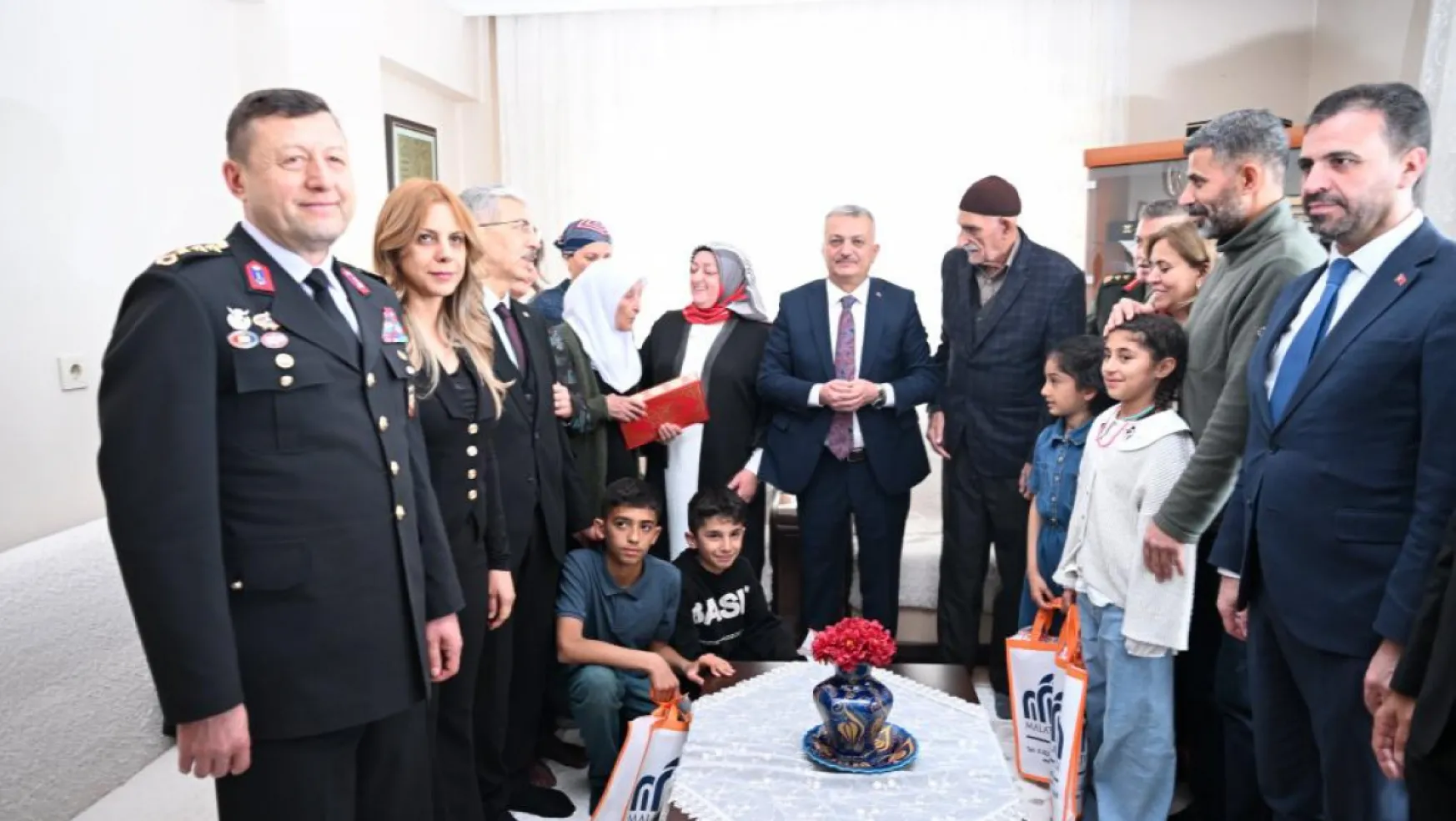 Vali Ersin Yazıcı'dan Şehit Ailelerine Bayram Ziyareti