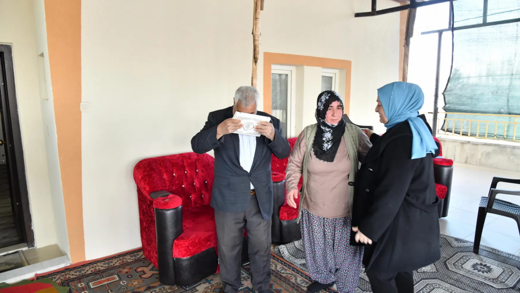 Vali Ersin Yazıcı'nın Eşinden Şehit Ailelerine Ziyaret